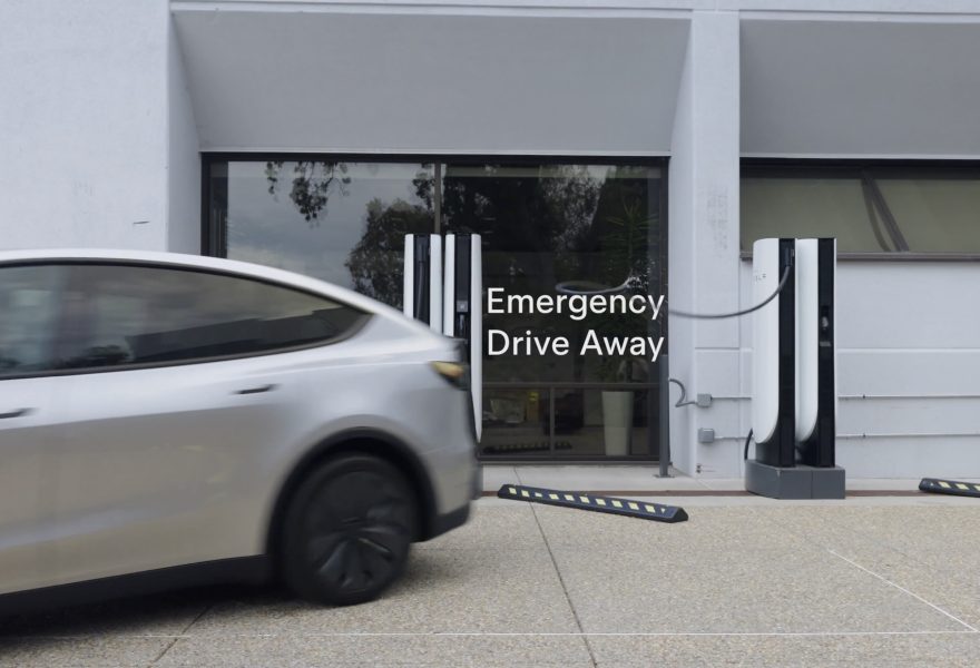 Tesla implementa finalmente en sus Supercargadores una esperadísima medida de seguridad