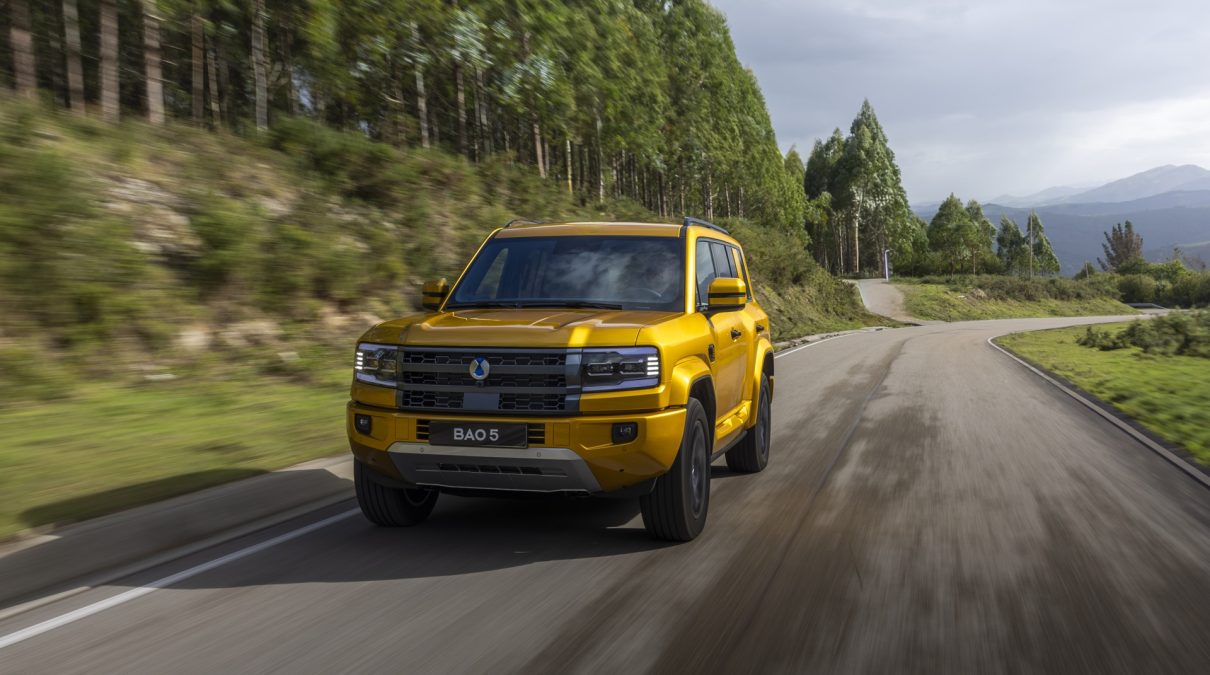 Al volante del Denza BAO 5: mucho más que potencia para desafiar a los más grandes