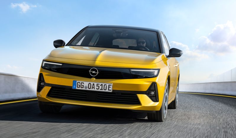Opel Astra lleno