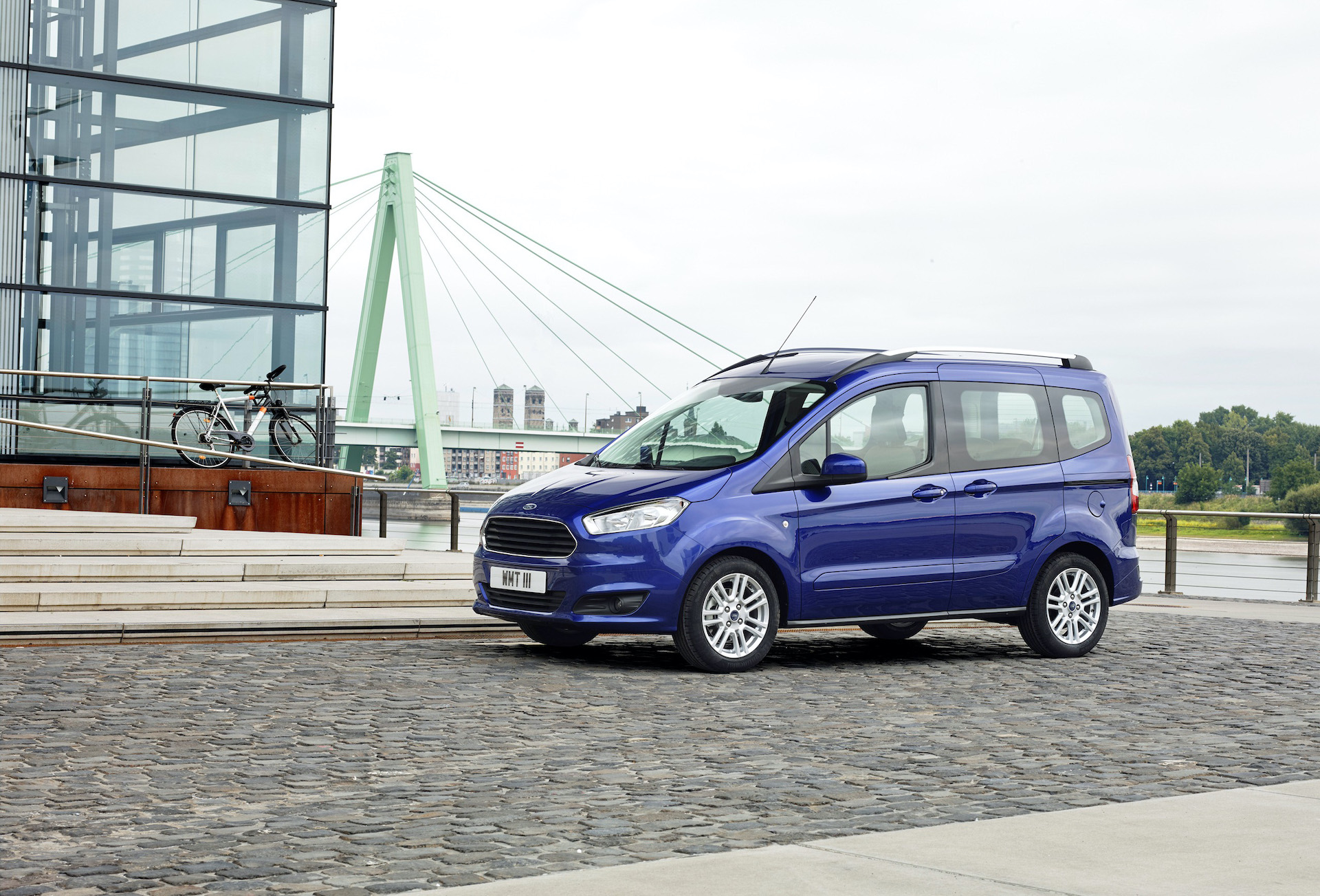 ford tourneo-courier