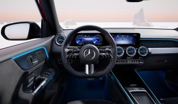 Mercedes-Benz EQA lleno