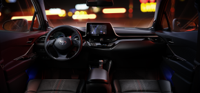 El Toyota C-HR estrena equipamiento y sistema multimedia