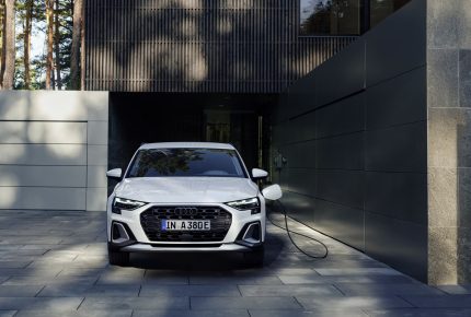 Audi A3 vs Mercedes Clase A vs BMW Serie 1: duelo tecnológico entre compactos premium