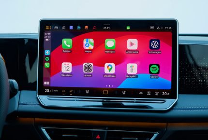 Volkswagen Tiguan eHybrid vs Cupra Terramar e-Hybrid: duelo de SUV PHEV del Grupo VAG