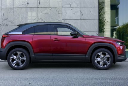 Mazda 3 frente a Honda Civic: dos compactos tecnológicos con filosofías opuestas