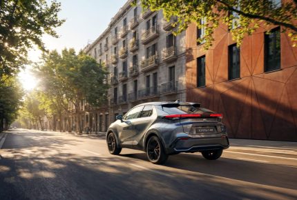Los 10 SUV híbridos compactos con mejor tecnología de serie para ciudad en 2026