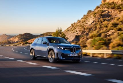 Los 10 SUV eléctricos familiares con mejor autonomía real en autopista a la venta en España en 2026
