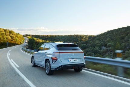 Guía de compra: cómo elegir un compacto eléctrico en 2026 según el clima frío y la pérdida de autonomía en inv