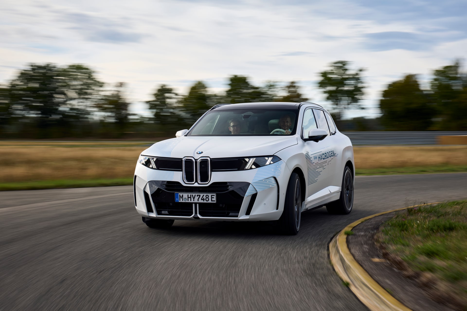 BMW iX