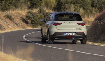 Geely E2 lleno